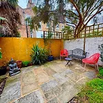 5 Bedroom House - 2 To 8 People
