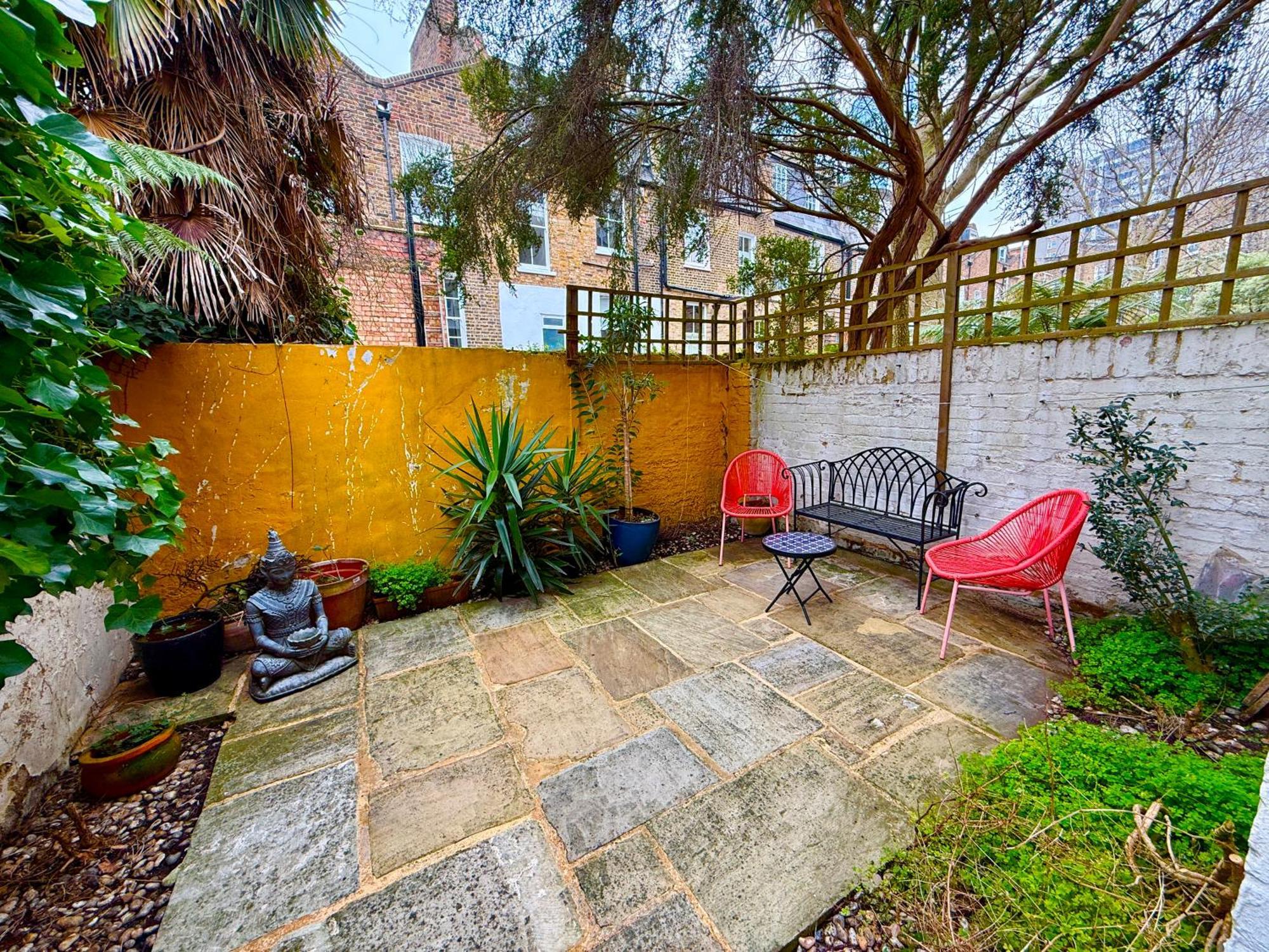 5 Bedroom House - 2 To 8 People Casa vacanze Londra
